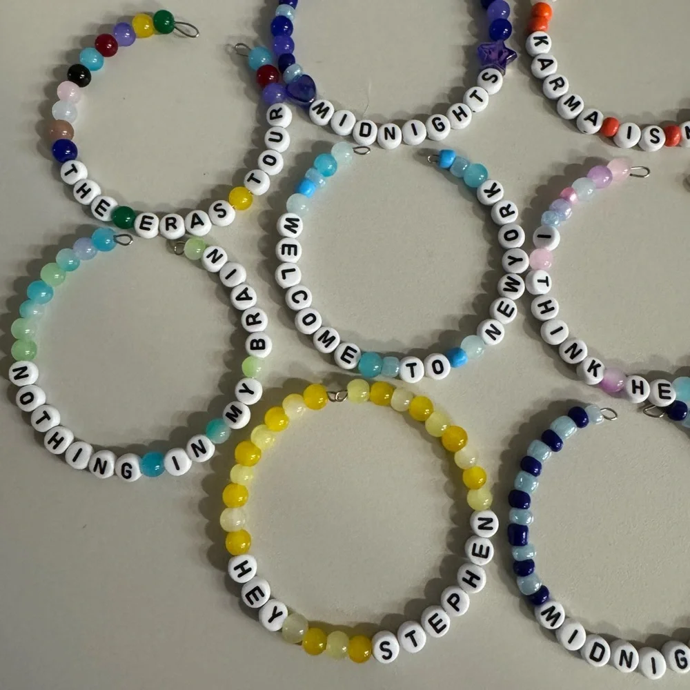 Taylor Swift Friendship Bracelets (all 8 included) - size inclusive - Picture 3 of 8